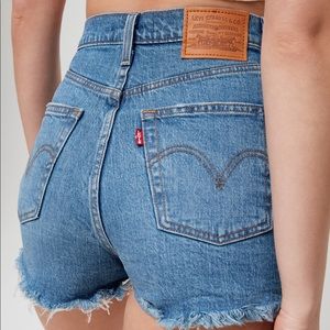 Levi’s Premium Ribcage Jean Shorts